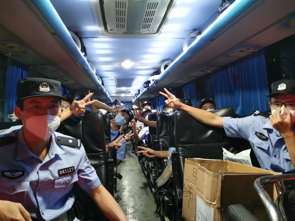  热刺核心染红，少一人作战惜败维拉  